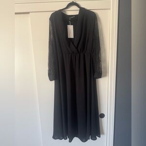 Elegant Black Lace Sleeve Dress